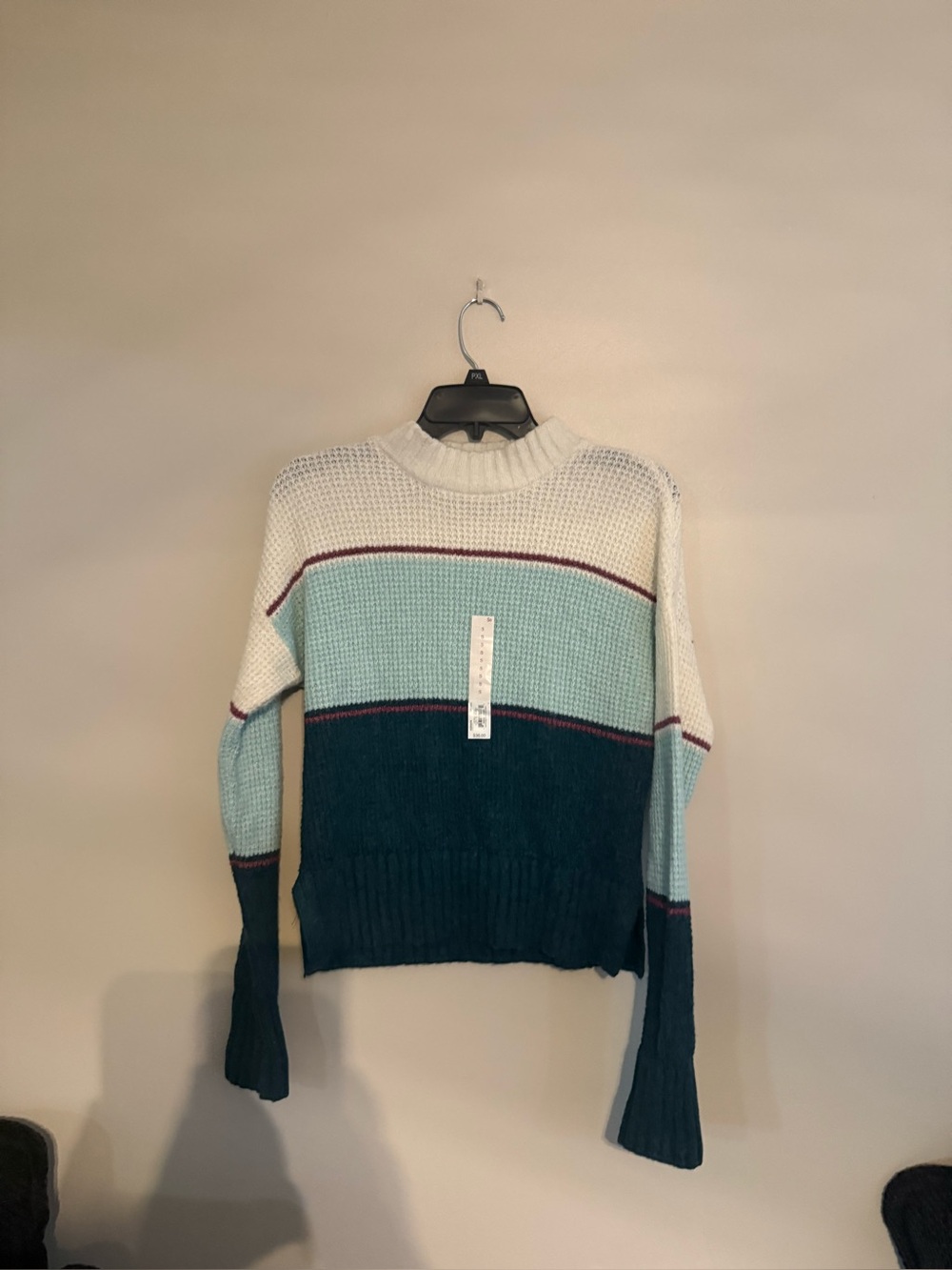 SO Waffle Knit Colorblock Sweater in White, Light Blue & Teal size small